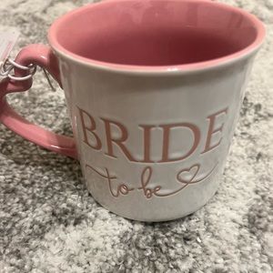 Bride to be Mug with heart shaped handle. Brand new !!!